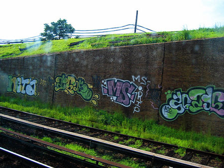 lirrgraffiti.jpg